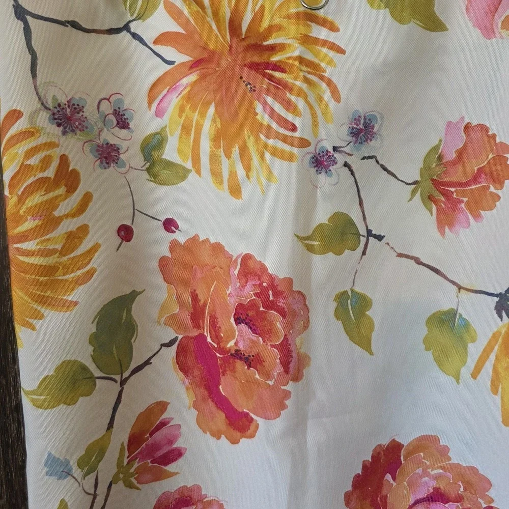 Printed‎ Fabric Tablecloth White Floral Print 60